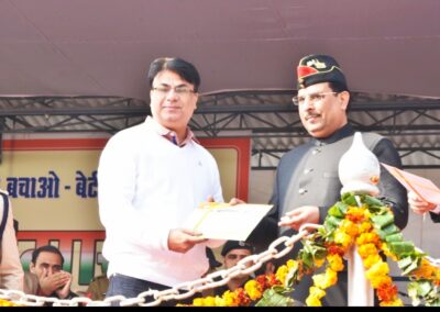 Dr. Gulshan Mehta is committed to delivering world-class eye care, combining advanced technology with personalized treatment plans for every patient.