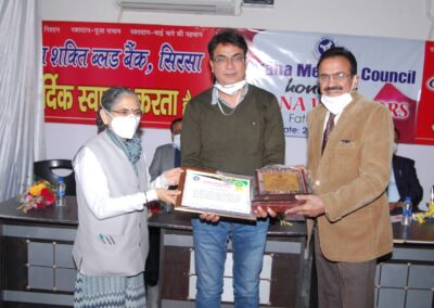 Dr. Gulshan Mehta, ophthalmologist at Gobind Eye Care, specializing in eye treatments and vision care.